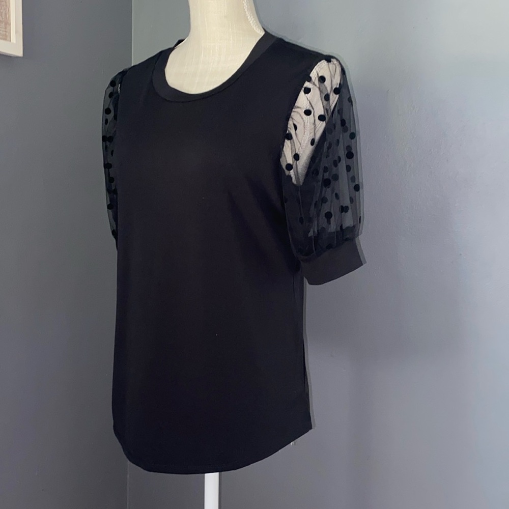 Black pullover top